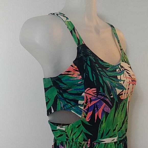 Cut Out Skater Dress - Picture 2 of 6